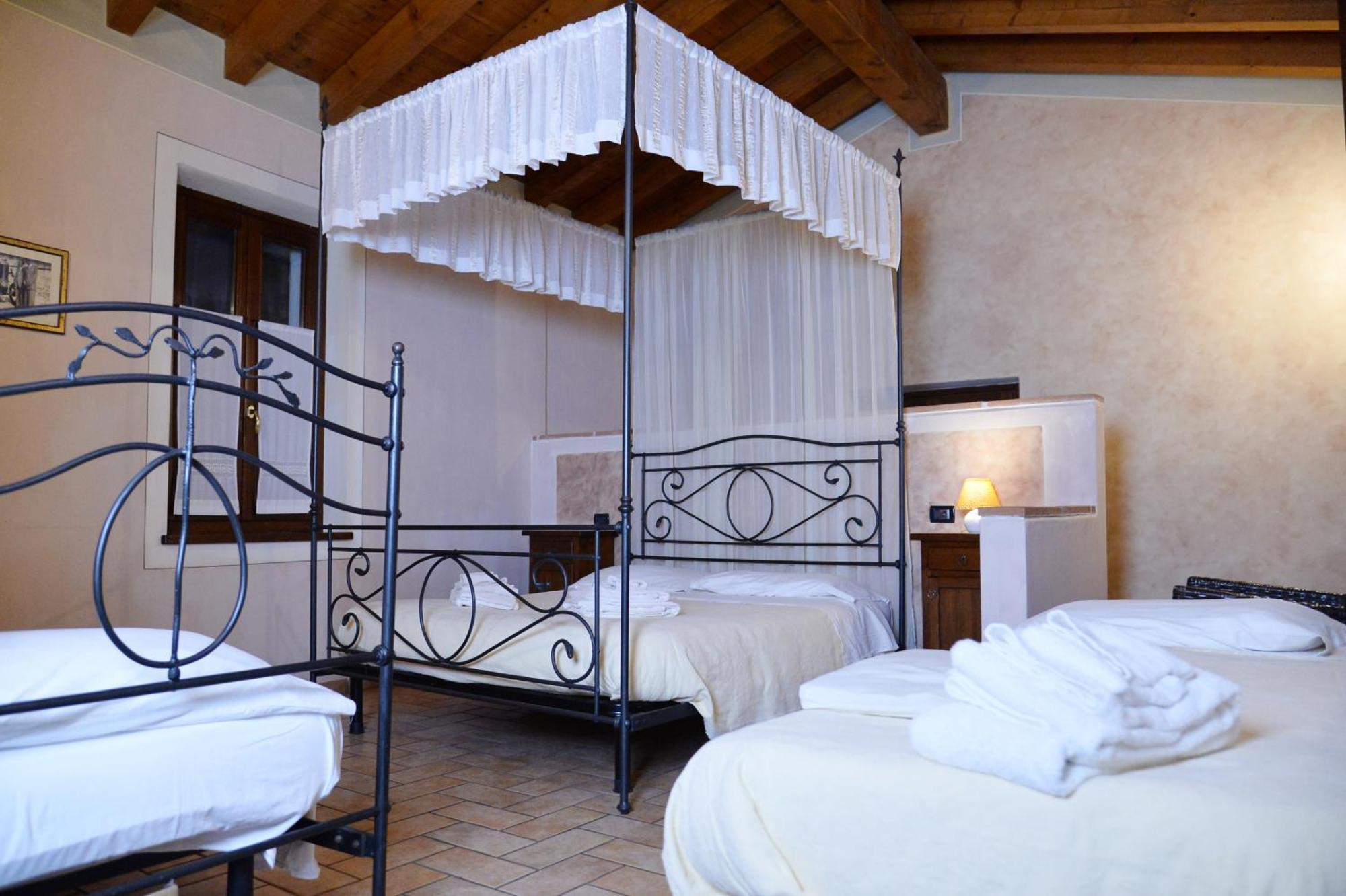 Alloggio per agriturismo Corte Fattori *